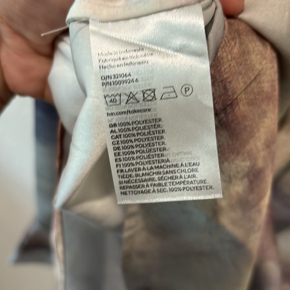 H&M Sheen Oversized Button Front Shirt - Picture 5 of 6